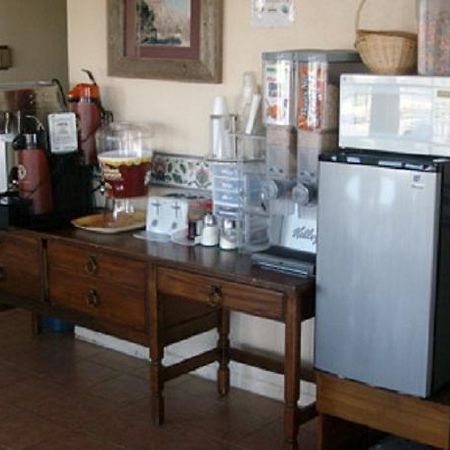 Knights Inn & Suites - Canyon Restaurant photo